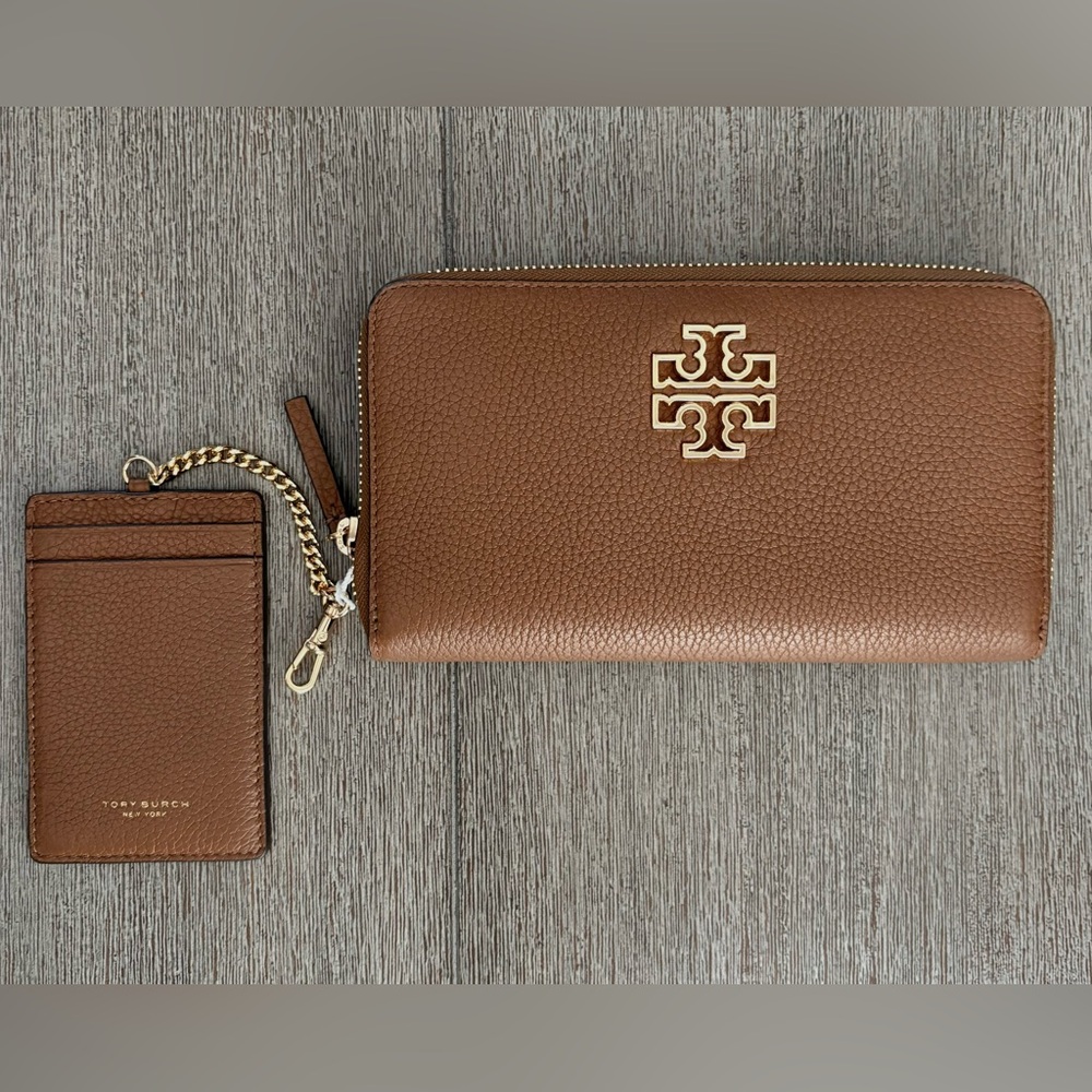 LIKE NEW!  Tory Burch Britten Continental Leather Wallet in Moose.